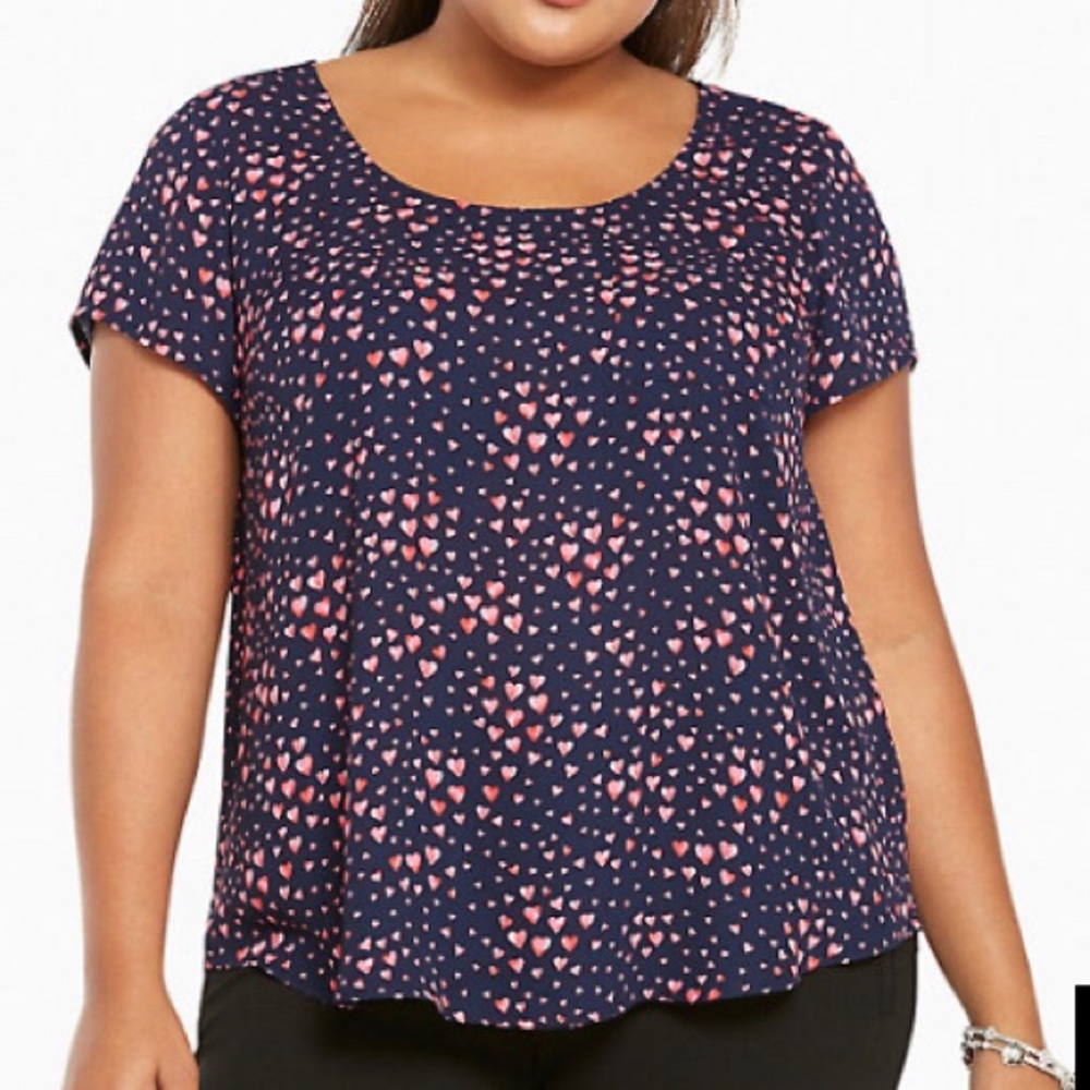 Torrid heart print crepe button back top